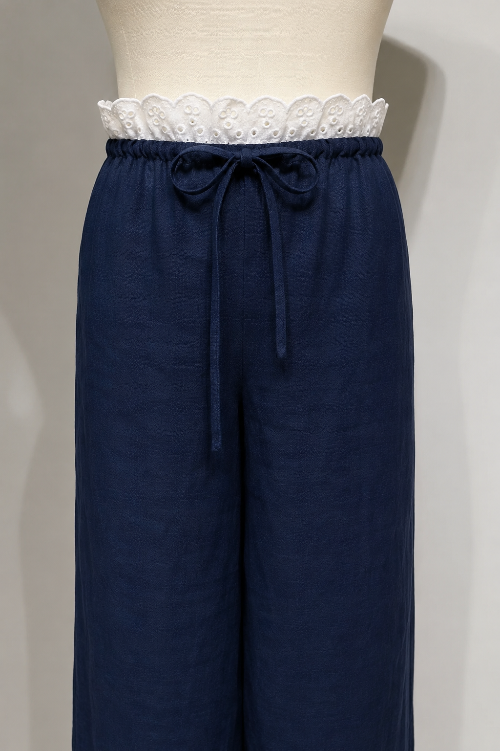 Bow Tie Linen Trousers – Wide-leg trousers with bow waist in White and Beige – Eli&Co Chiang Mai